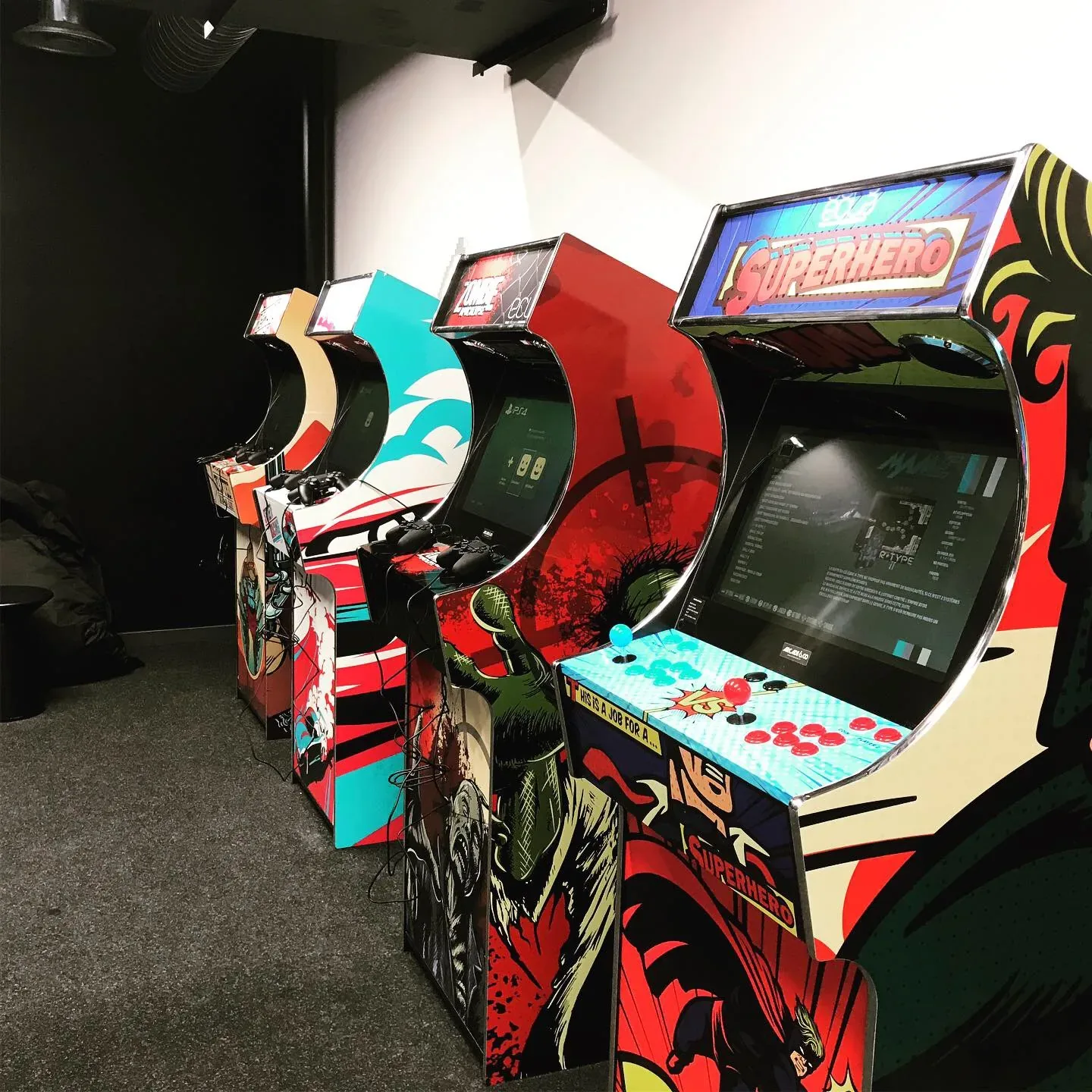 Borne d’arcade dans un espace collectif